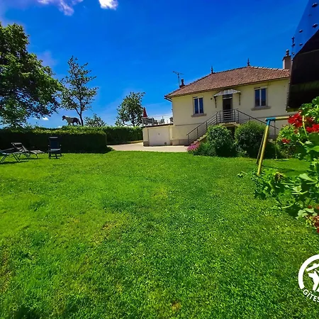 La Maison D'a Cote Mur-de-Barrez