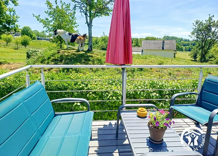 La Maison D'à Côté Hébergement de vacances *